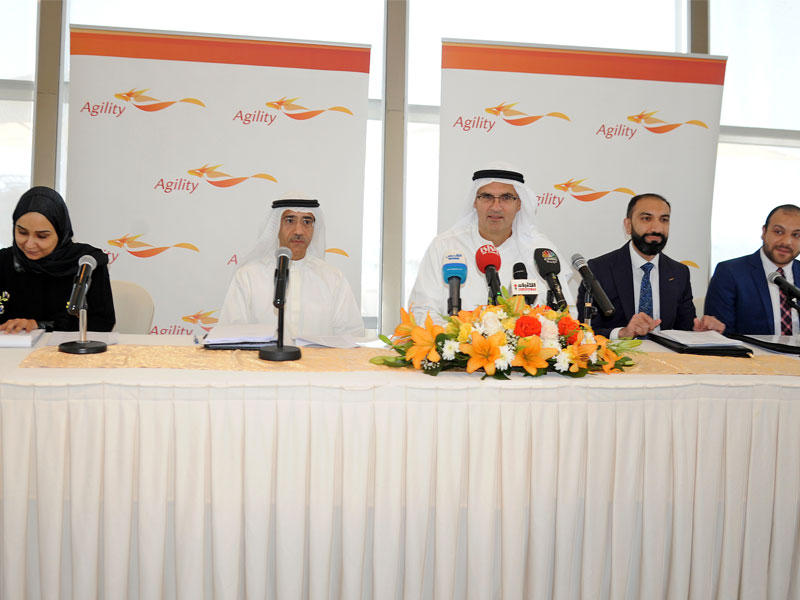 السلطان مترئساً العمومية