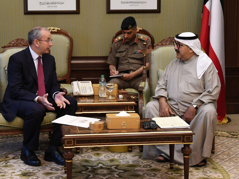 النائب الأول مستقبلاً السفير البريطاني دافنبورت