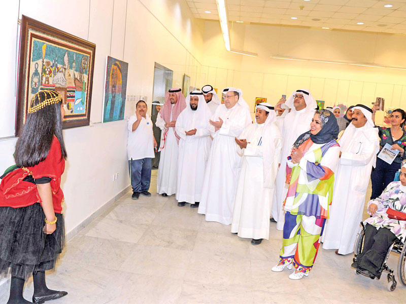 جانب من الحضور في قاعة العدواني