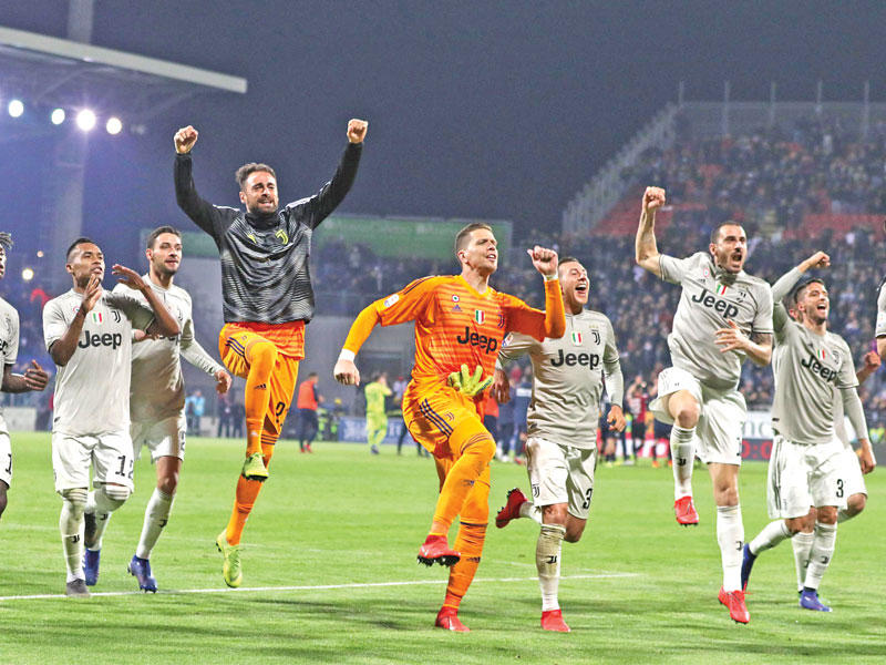 فرحة لاعبي يوفنتوس بعد انتهاء المباراة