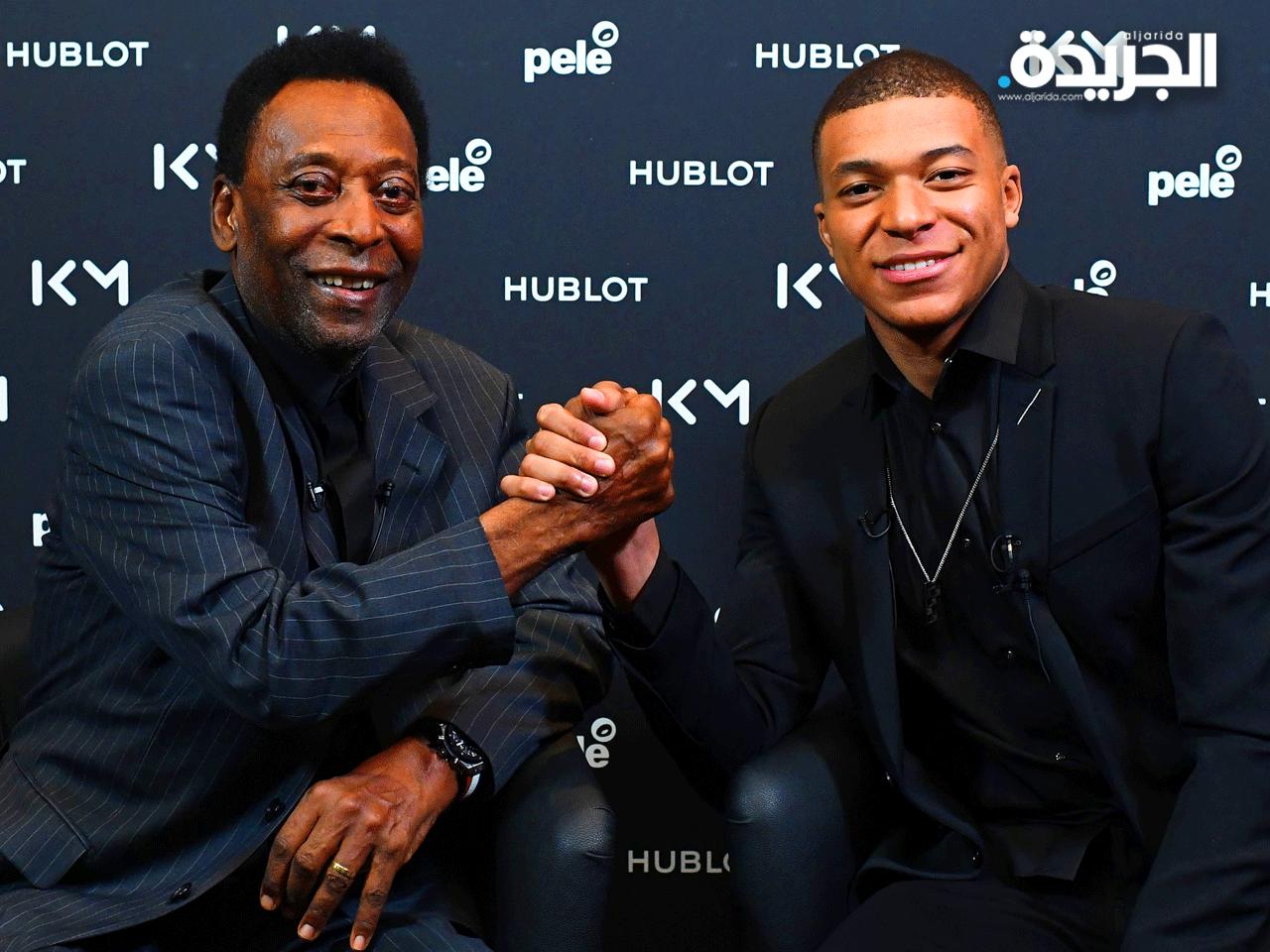 بيليه مع كيليان مبابي قبل نقله إلى المستشفى