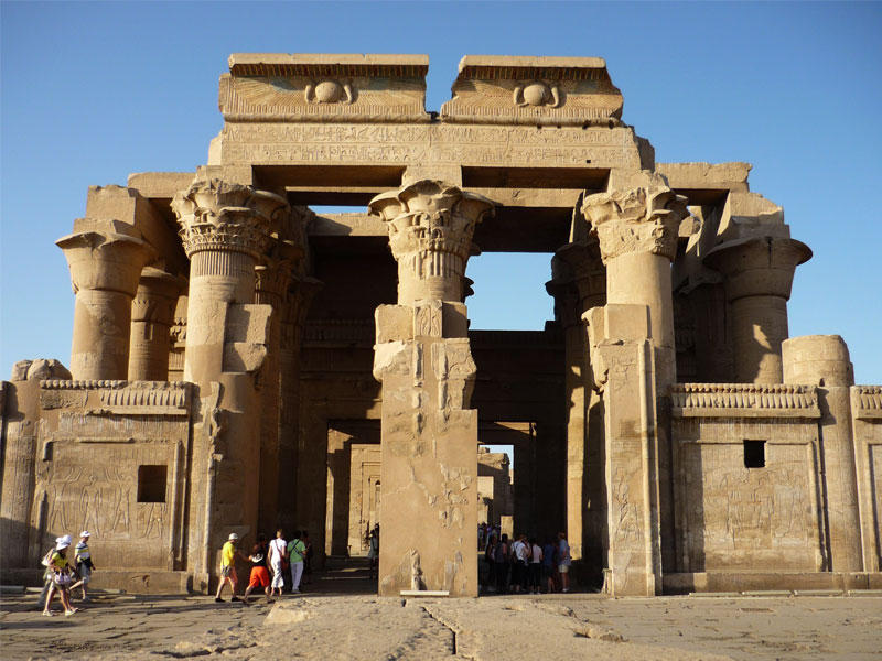 أحد المعابد الأثرية في «جبل السلسلة»