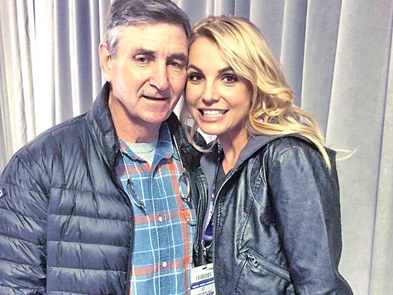 بريتني سبيرز مع والدها