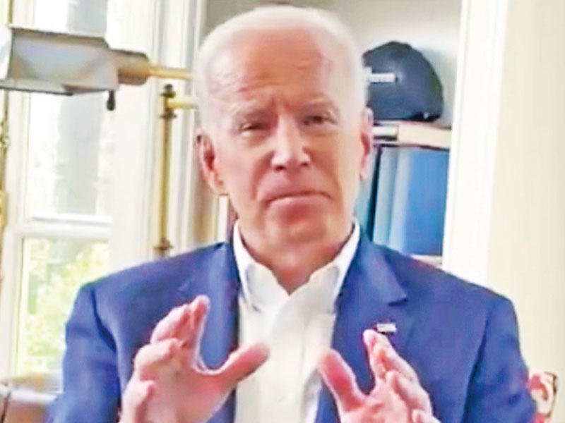 بايدن متحدّثاً على «تويتر» أمس الأول (رويترز)