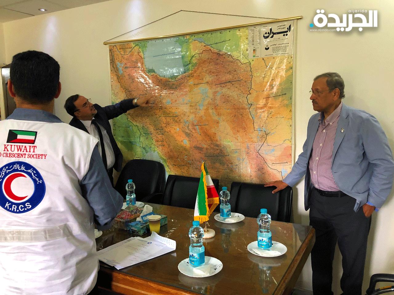  جانب من الاجتماع بين بعثة جمعية الهلال الأحمر الكويتي وممثلي جمعية الهلال الأحمر الإيراني 