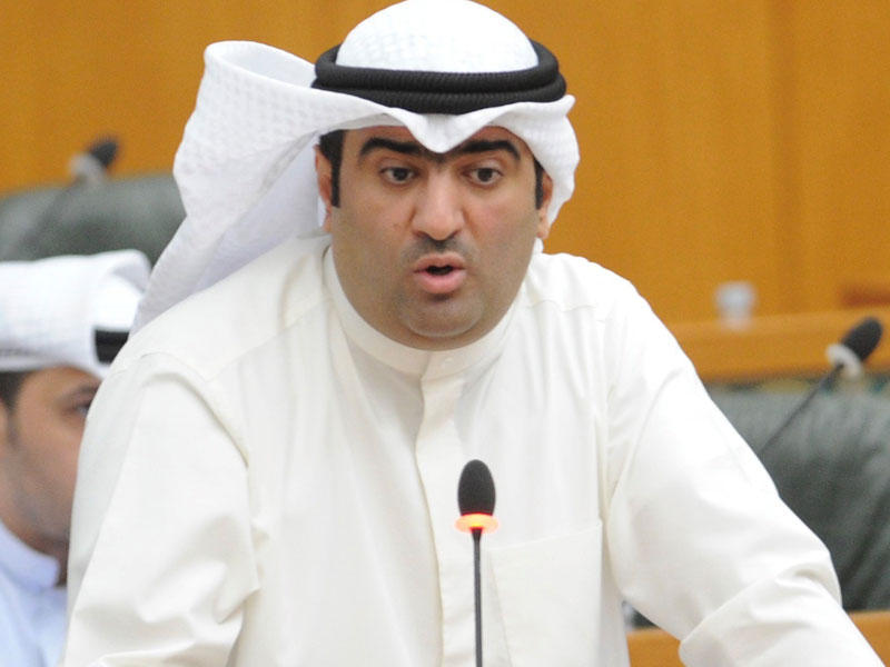 وزير التجارة والصناعة خالد الروضان