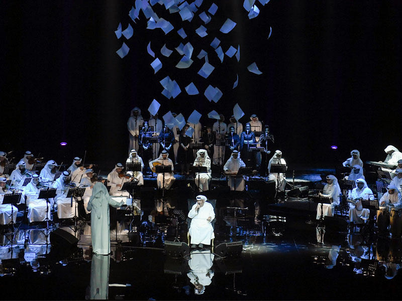 شعيل أثناء وصلته الغنائية