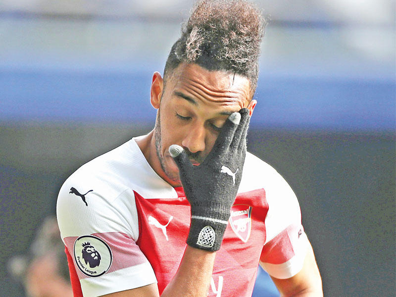 أوباميانغ نجم أرسنال متحسراً