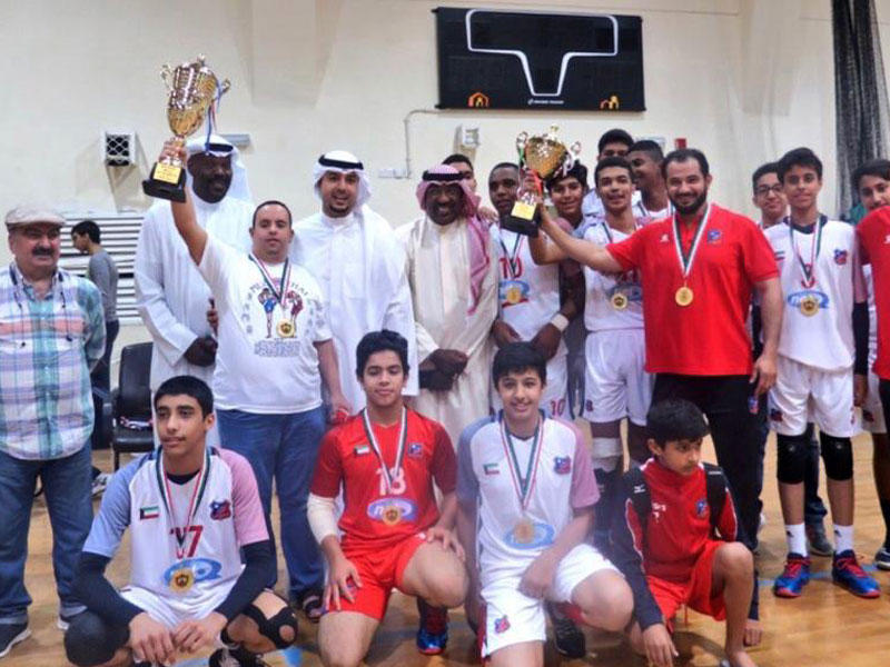 ناشئو نادي الكويت المتوج باللقب 