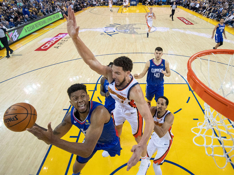 جانب من مباراة غولدن ستايت ووريرز ولوس أنجلس كليبرز