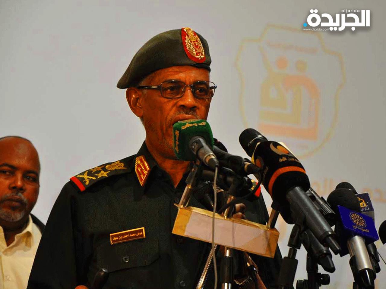 وزير الدفاع السوداني الفريق أول عوض