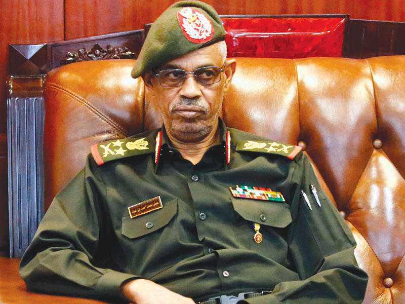 الفريق أول عوض بن عوف، النائب الأول للرئيس عمر البشير