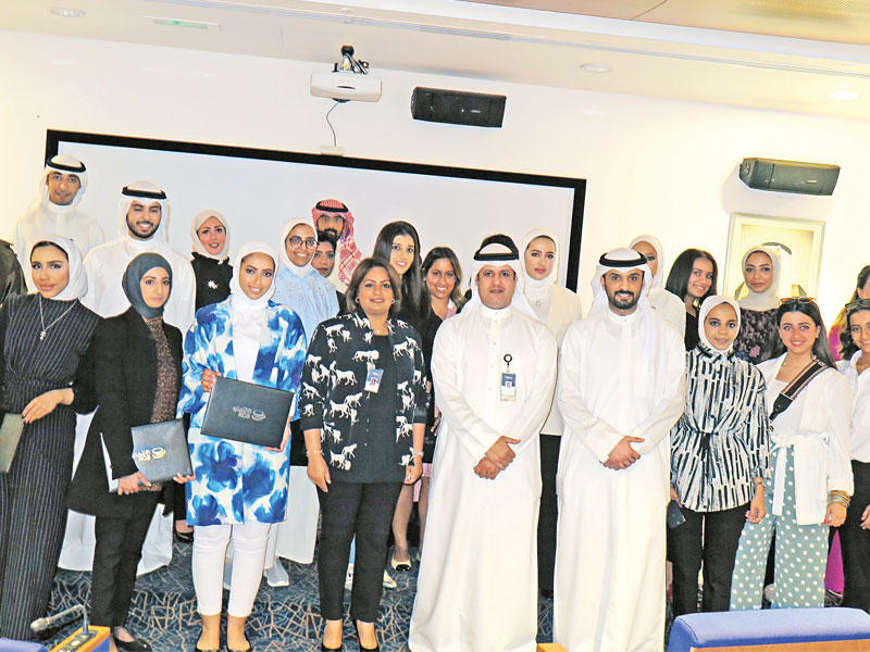 جانب من الخريجين