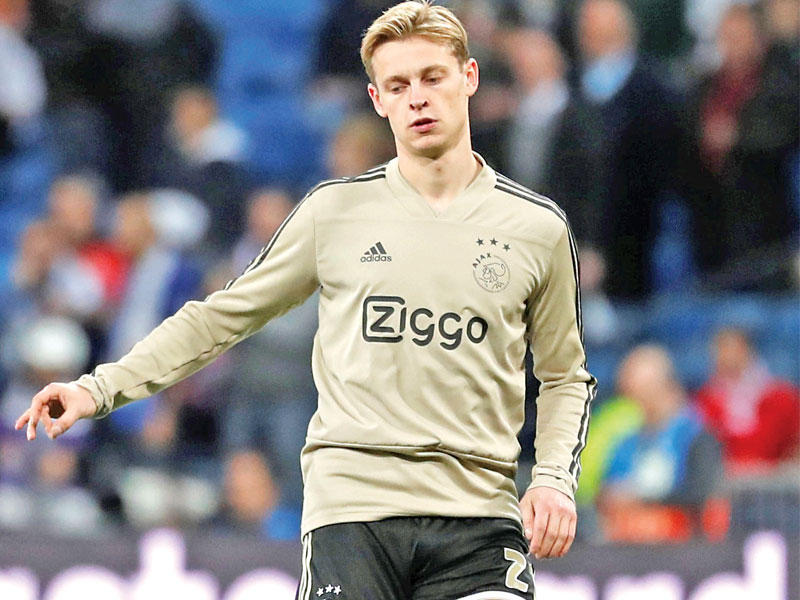 دي يونغ، لاعب وسط أياكس أمستردام الهولندي