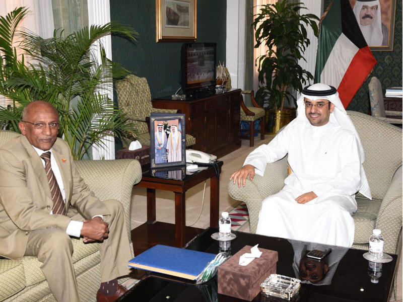 محافظ الجهراء والقائم بالأعمال الإريتري