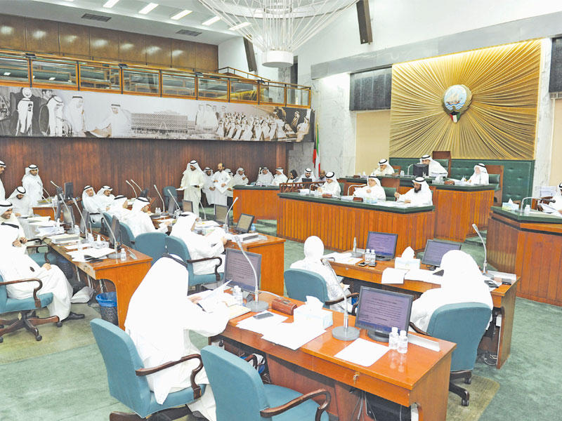 جانب من جلسة «البلدي» أمس