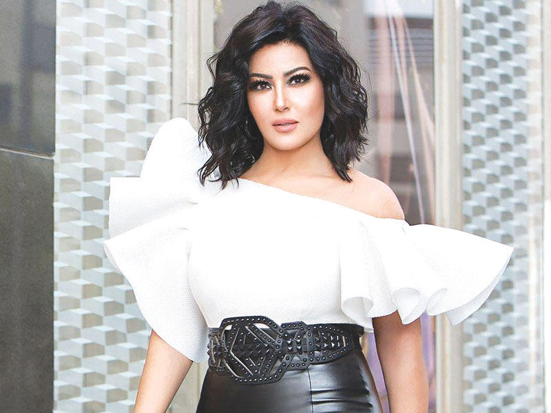 الفنانة سمية الخشاب