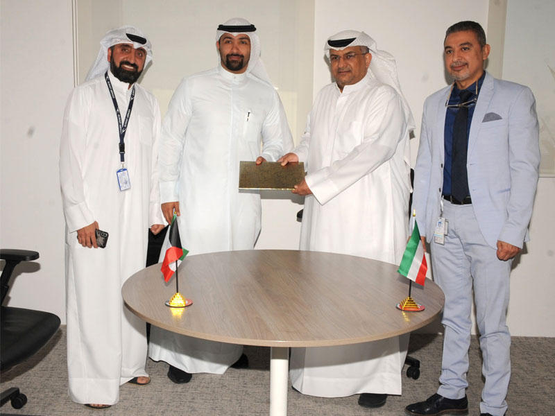 الربيعان وخريبط يتوسطان الكندري والصاوي