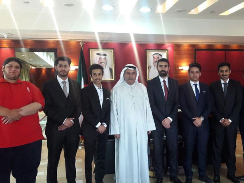 الذويخ متوسطاً أعضاء الهيئة الإدارية الجديدة