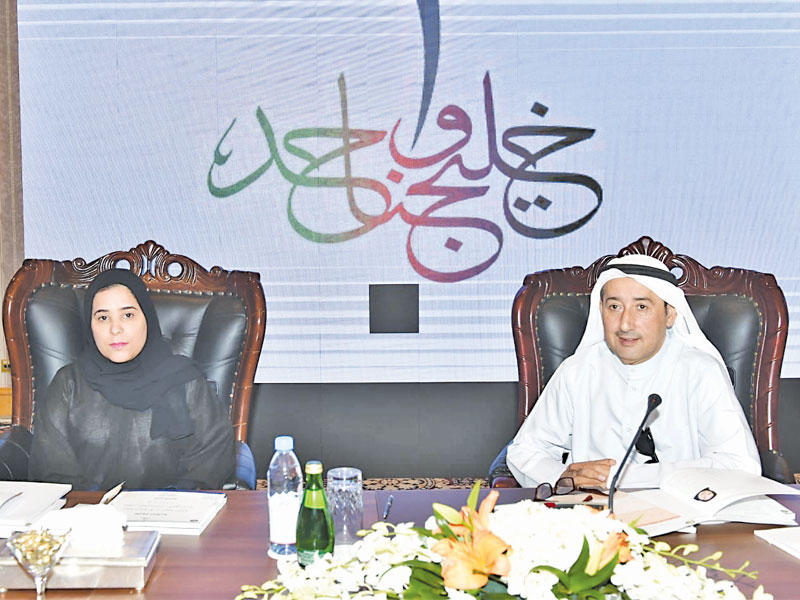 العسعوسي والزعابي في الجلسة الختامية 