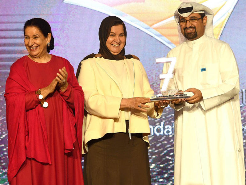 سبيكة الجاسر وشيخة الصباح تكرمان «زين» على رعايتها