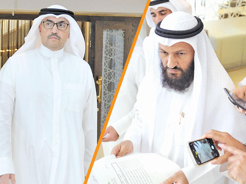 هايف يحمل صحيفة الاستجواب - والمطير بالمجلس