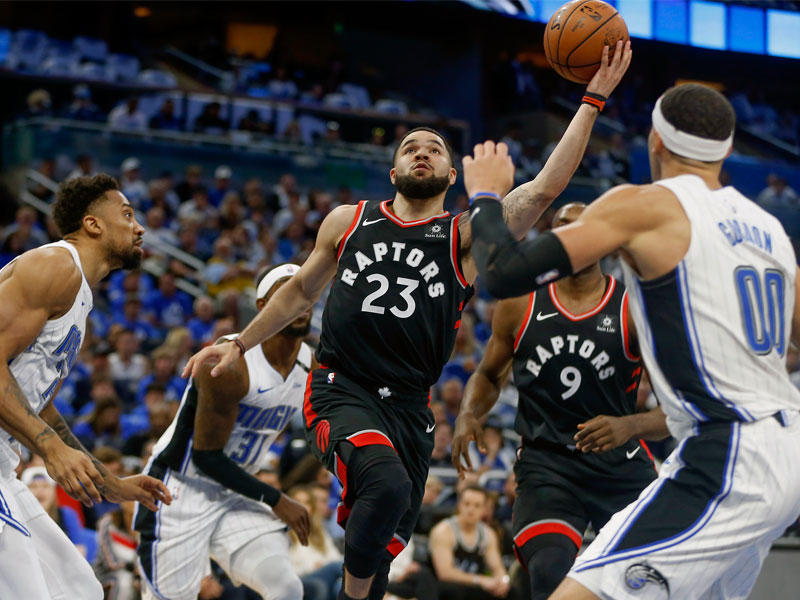 جانب من مباراة تورونتو رابتورز وأورلاندو ماجيك