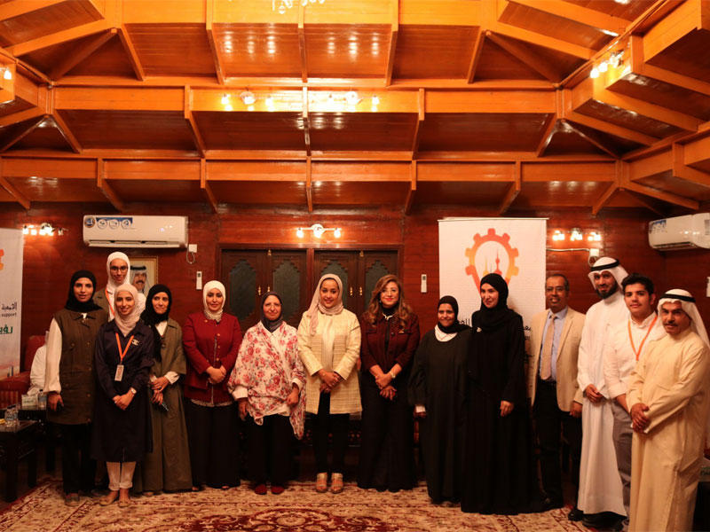 جانب من حضور ديوانية «المخترعين»