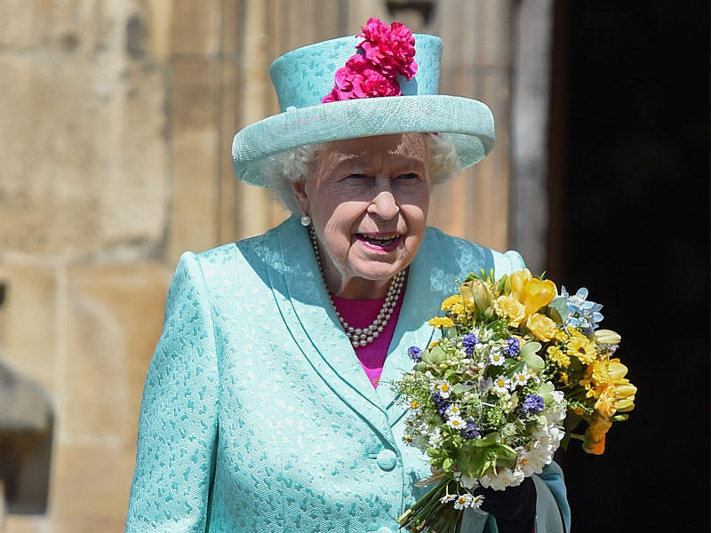 الملكة إليزابيث ملكة بريطانيا