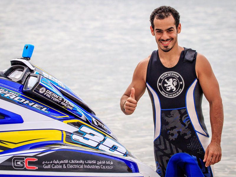 بطل الدراجات المائية العالمي اللاعب الكويتي عبدالله الفاضل
