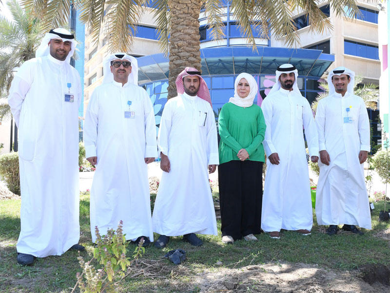 الروضان تتوسط العجمي والخشتي أمام مقر «زين» الرئيسي