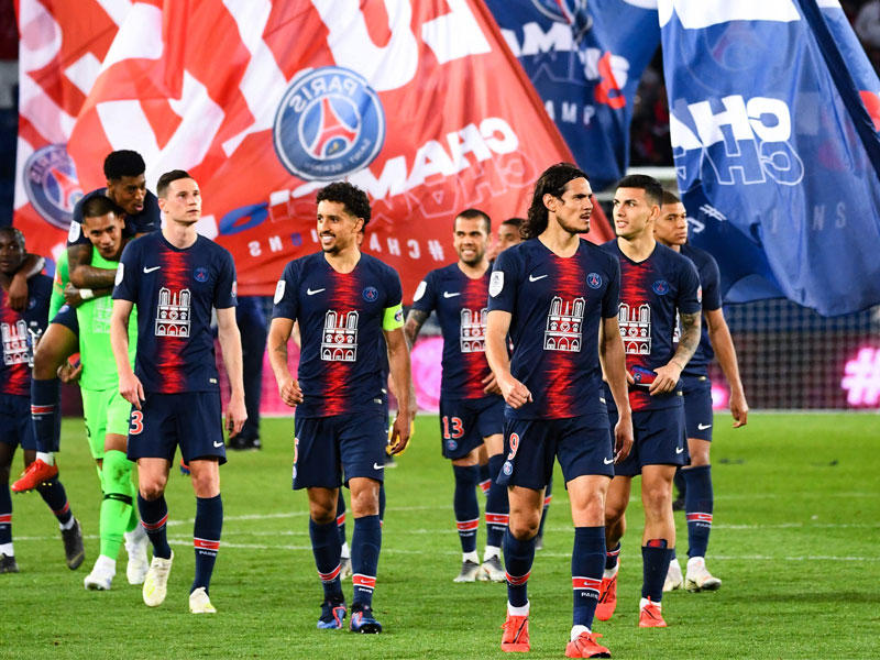 لاعبو باريس سان جرمان بعد المباراة أمام موناكو