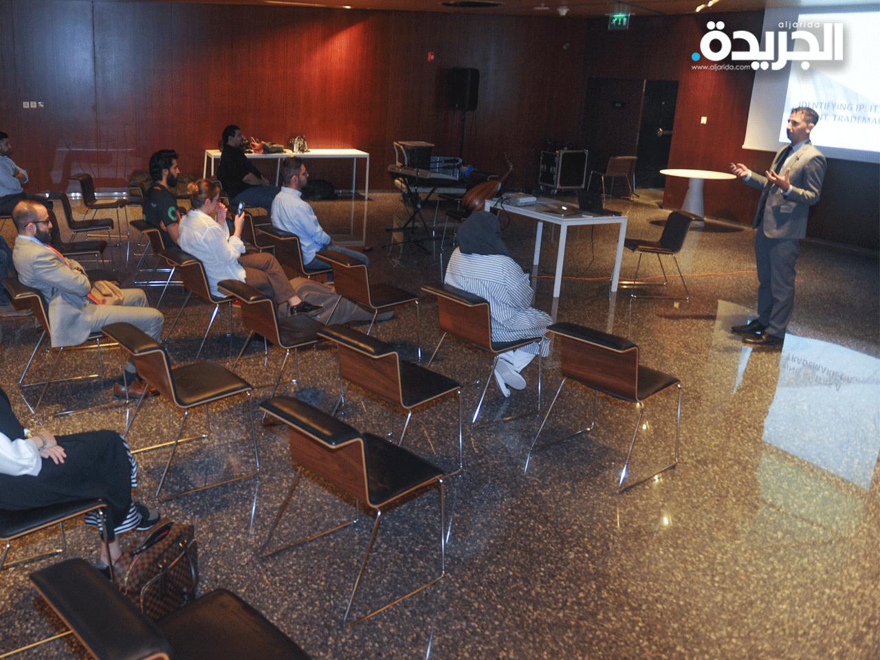  جانب من ورشة عمل بعنوان إعتبارات الملكية الفكرية في مجال الموسيقى والتي خاضر فيها بيتر مهرافاي 