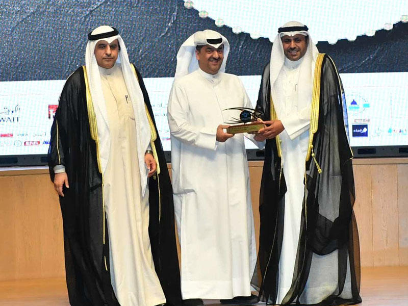 الجبري والخميس يُكرّمان الخشتي