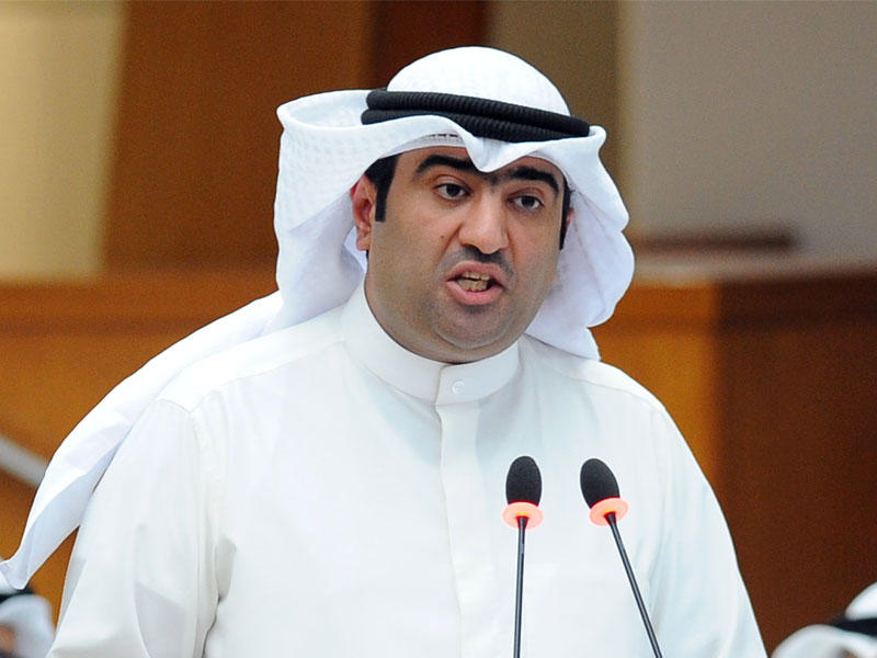 وزير التجارة والصناعة خالد الروضان