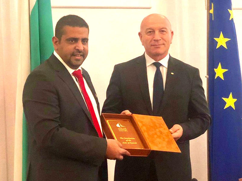 النصف مع نائب رئيس البرلمان البلغاري