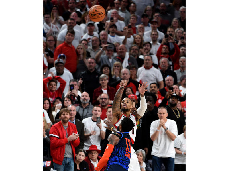 ليلارد نجم بورتلاند يحرز السلة الحاسمه أمام أوكلاهوما