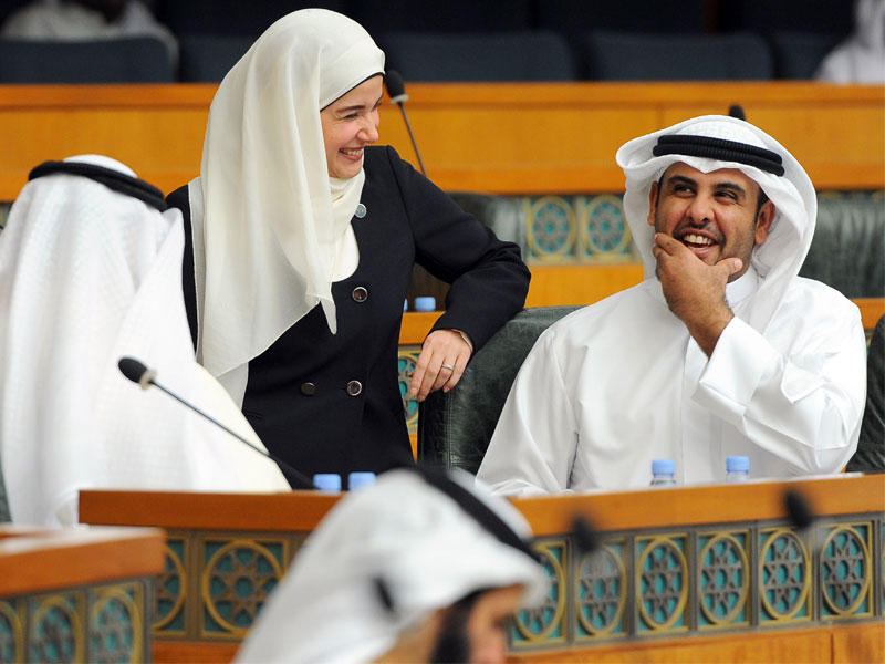 الفضالة وبوشهري في جلسة سابقة