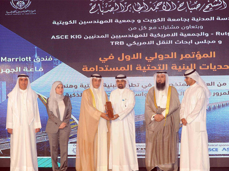 العازمي يكرِّم المطر بحضور رمضان والأنصاري والركيبي والعتل