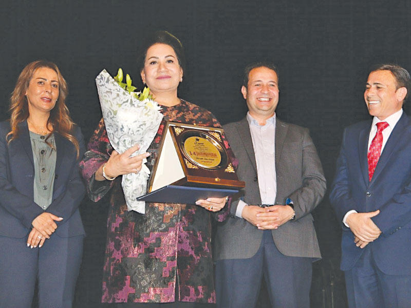 تكريم سعاد عبد الله 