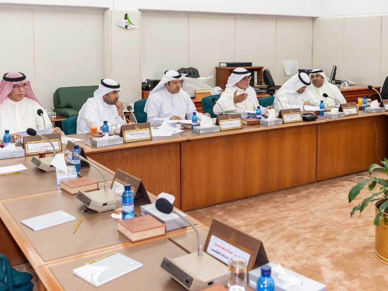 جانب من اجتماع اللجنة المالية