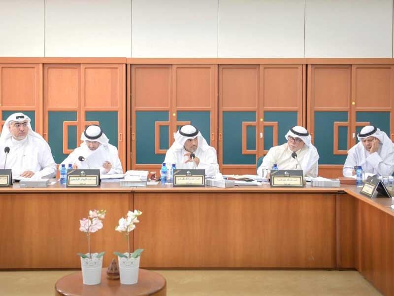 جانب من اجتماع لجنة الأموال العامة أمس