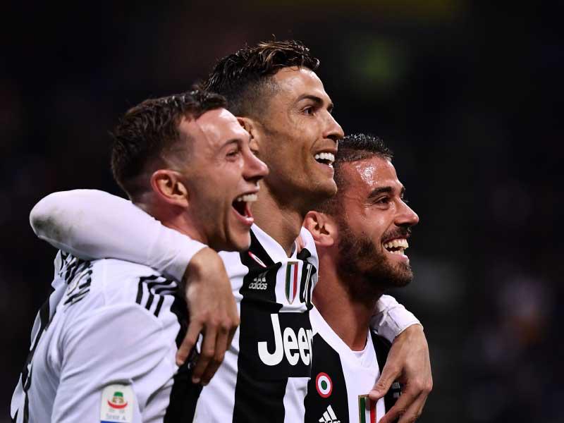 فرحة لاعبي يوفنتوس بهدف رونالدو