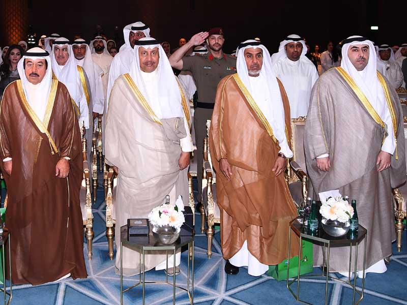 المبارك متوسطاً المشاركين في افتتاح الملتقى البلدي الأول