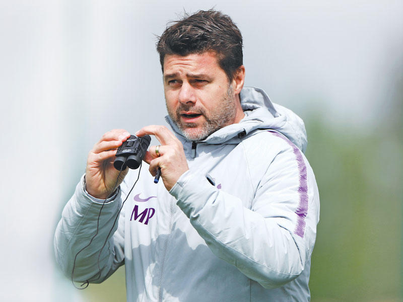 الأرجنتيني ماوريسيو بكويتينو، المدير الفني لتوتنهام هوتسبر الإنكليزي