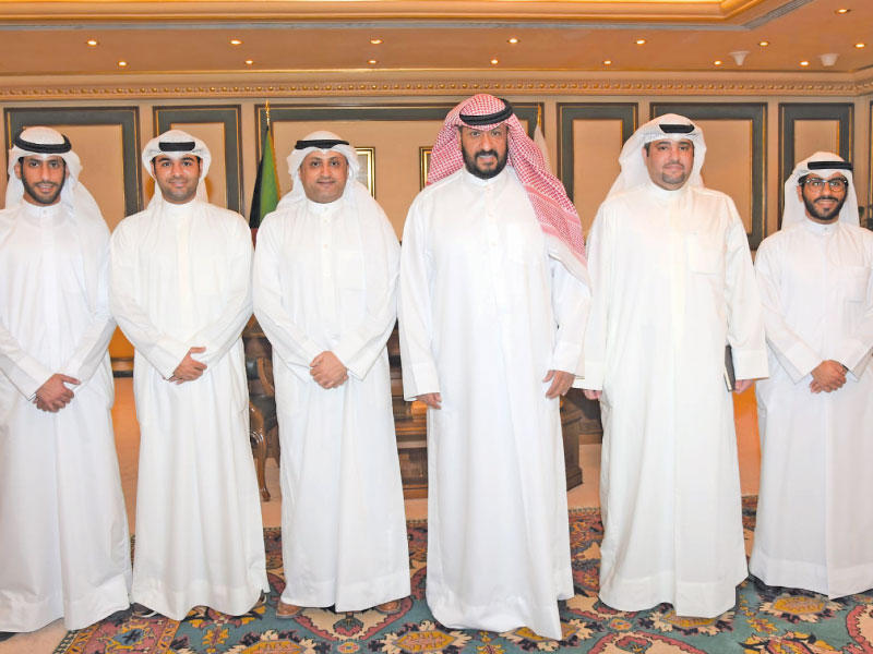 فريق «بيتك» مع محافظ العاصمةn