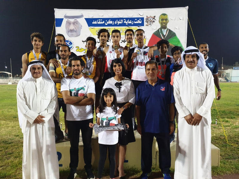 تتويج الفائزين بكأس التفوق 