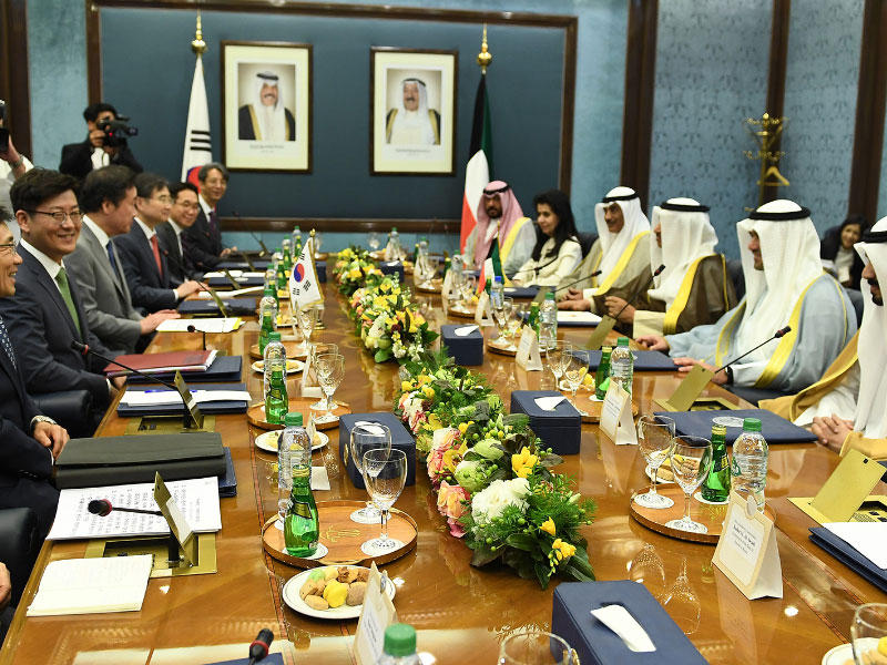 جانب من المباحثات الكويتية الكورية 