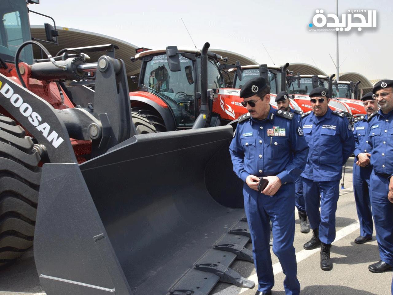 المكراد اثناء تجوله لتفحص الدفعة الجديدة من الاليات والمعدات المساندة 