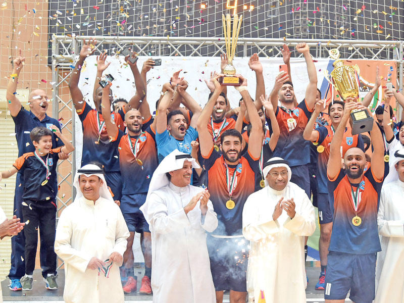 فريق كاظمة المتوج باللقب